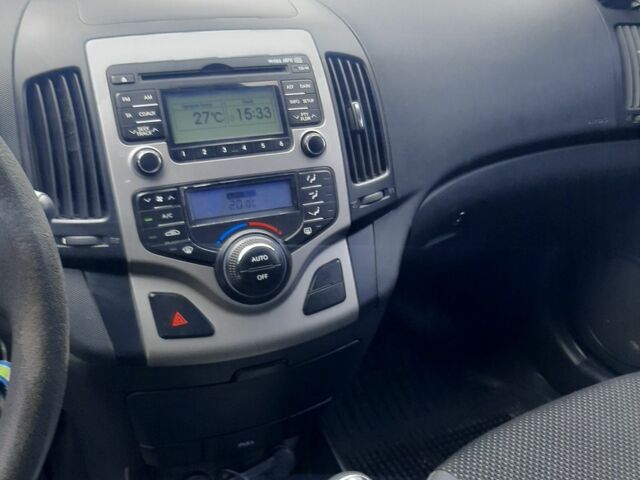 Білий Хендай i30, об'ємом двигуна 0 л та пробігом 202 тис. км за 5800 $, фото 5 на Automoto.ua