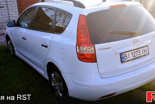 Білий Хендай i30, об'ємом двигуна 1.6 л та пробігом 225 тис. км за 6300 $, фото 2 на Automoto.ua