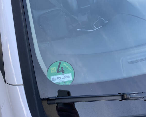 Білий Хендай i30, об'ємом двигуна 1.58 л та пробігом 208 тис. км за 8200 $, фото 7 на Automoto.ua