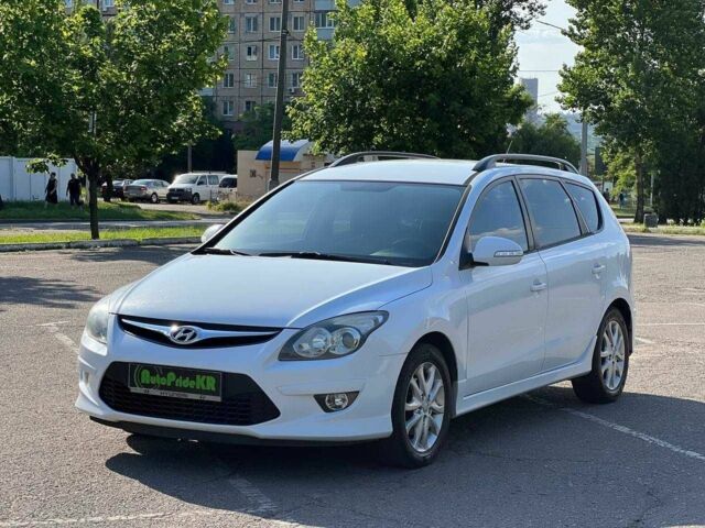 Белый Хендай i30, объемом двигателя 0.16 л и пробегом 238 тыс. км за 6700 $, фото 2 на Automoto.ua