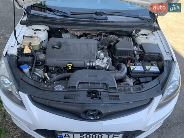 Білий Хендай i30, об'ємом двигуна 1.58 л та пробігом 208 тис. км за 8200 $, фото 6 на Automoto.ua