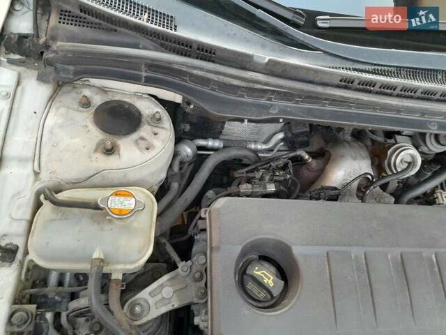 Белый Хендай i30, объемом двигателя 1.58 л и пробегом 217 тыс. км за 7900 $, фото 10 на Automoto.ua