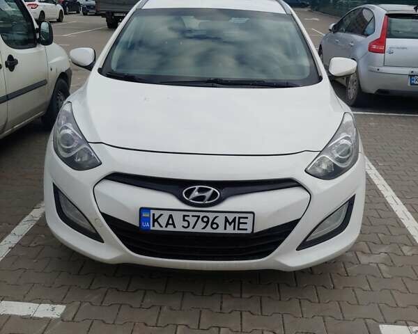 Білий Хендай i30, об'ємом двигуна 1.58 л та пробігом 230 тис. км за 9600 $, фото 2 на Automoto.ua