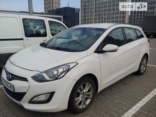 Білий Хендай i30, об'ємом двигуна 1.58 л та пробігом 230 тис. км за 9600 $, фото 1 на Automoto.ua