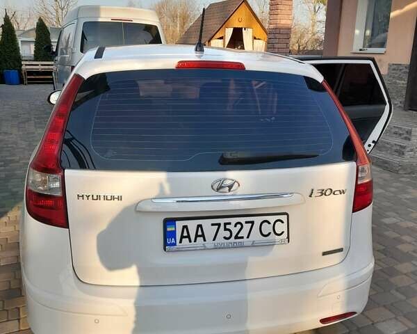 Белый Хендай i30, объемом двигателя 1.58 л и пробегом 217 тыс. км за 7900 $, фото 20 на Automoto.ua