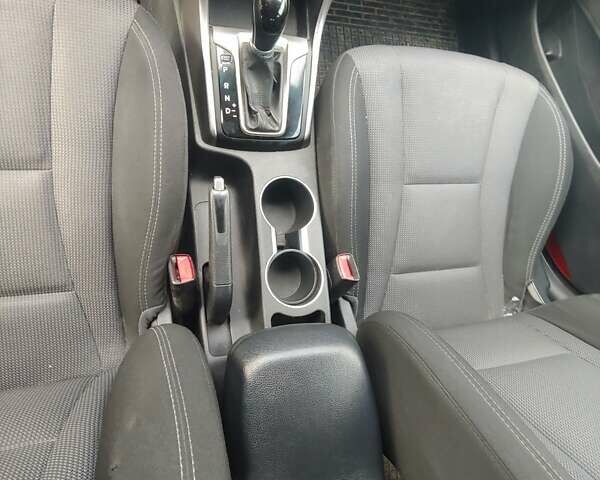 Білий Хендай i30, об'ємом двигуна 1.58 л та пробігом 230 тис. км за 9600 $, фото 6 на Automoto.ua