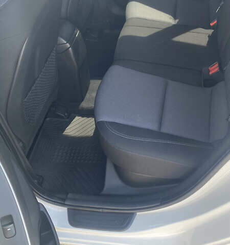 Белый Хендай i30, объемом двигателя 1.58 л и пробегом 224 тыс. км за 8300 $, фото 6 на Automoto.ua