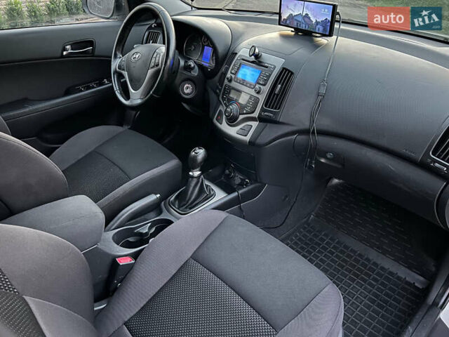 Білий Хендай i30, об'ємом двигуна 1.6 л та пробігом 270 тис. км за 6800 $, фото 17 на Automoto.ua
