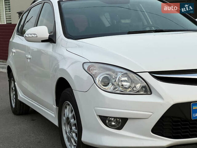 Білий Хендай i30, об'ємом двигуна 1.6 л та пробігом 270 тис. км за 6800 $, фото 9 на Automoto.ua