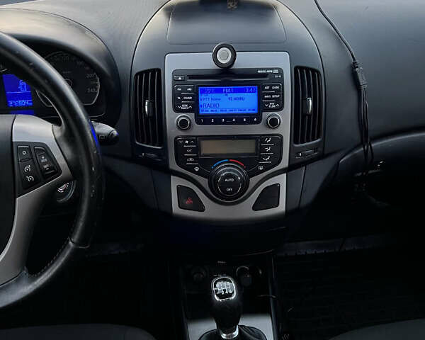 Білий Хендай i30, об'ємом двигуна 1.6 л та пробігом 270 тис. км за 6800 $, фото 23 на Automoto.ua