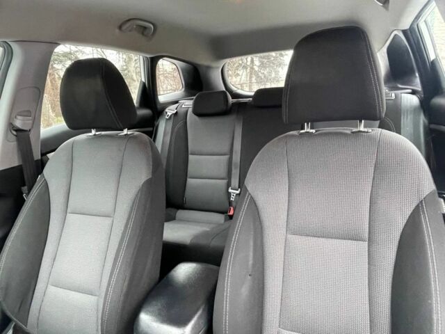 Белый Хендай i30, объемом двигателя 1.6 л и пробегом 240 тыс. км за 8800 $, фото 12 на Automoto.ua