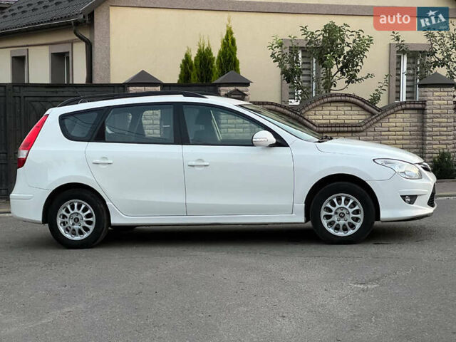 Білий Хендай i30, об'ємом двигуна 1.6 л та пробігом 270 тис. км за 6800 $, фото 1 на Automoto.ua