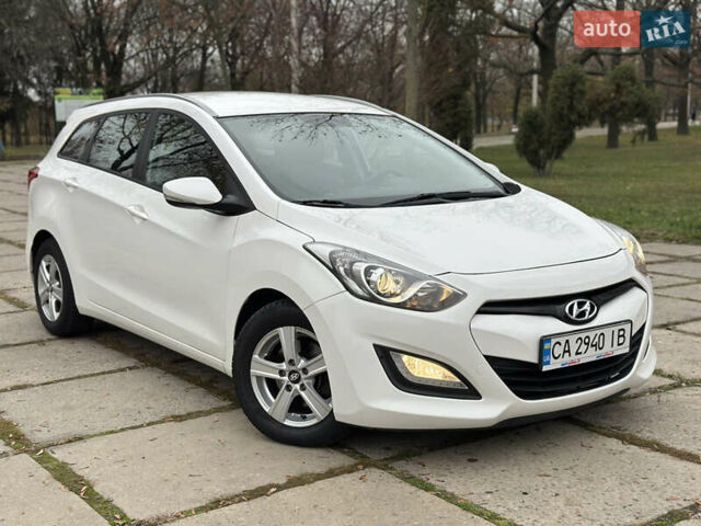 Белый Хендай i30, объемом двигателя 1.6 л и пробегом 190 тыс. км за 7750 $, фото 24 на Automoto.ua
