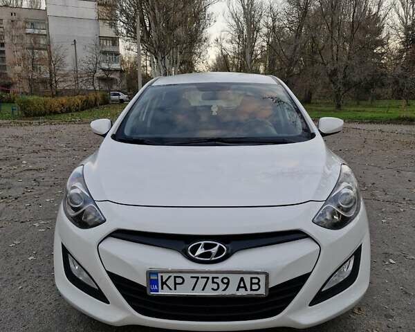 Белый Хендай i30, объемом двигателя 1.4 л и пробегом 180 тыс. км за 8999 $, фото 17 на Automoto.ua