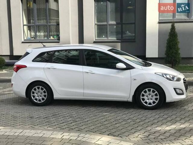 Белый Хендай i30, объемом двигателя 1.58 л и пробегом 223 тыс. км за 6800 $, фото 6 на Automoto.ua