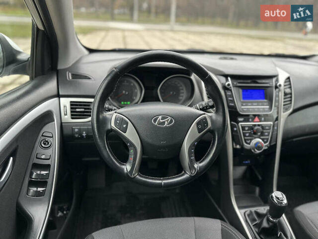 Белый Хендай i30, объемом двигателя 1.6 л и пробегом 190 тыс. км за 7750 $, фото 40 на Automoto.ua