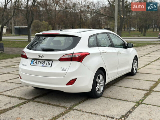 Белый Хендай i30, объемом двигателя 1.6 л и пробегом 190 тыс. км за 7750 $, фото 11 на Automoto.ua