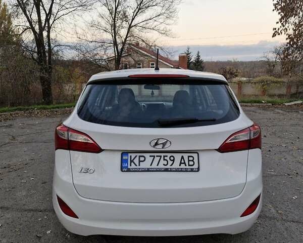 Белый Хендай i30, объемом двигателя 1.4 л и пробегом 180 тыс. км за 8999 $, фото 16 на Automoto.ua