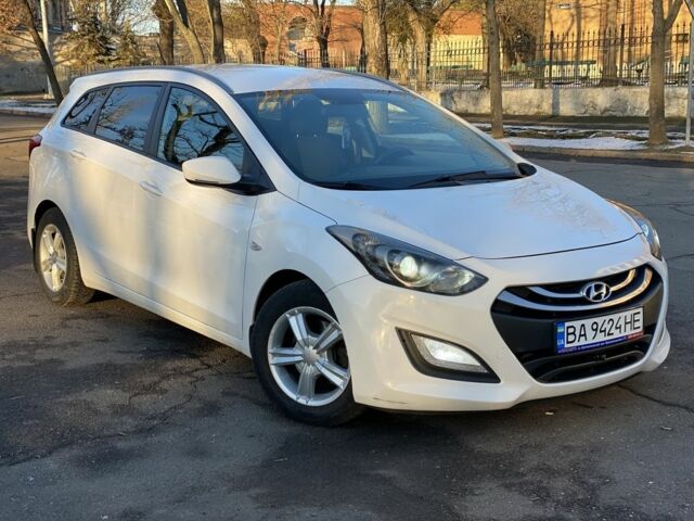 Білий Хендай i30, об'ємом двигуна 1.6 л та пробігом 227 тис. км за 7700 $, фото 2 на Automoto.ua
