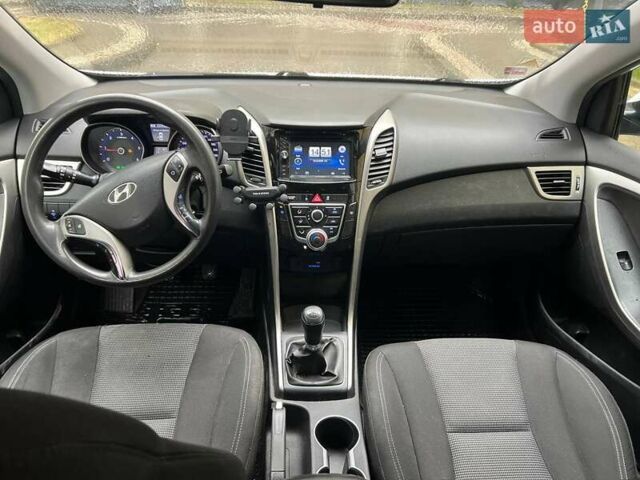 Белый Хендай i30, объемом двигателя 1.58 л и пробегом 223 тыс. км за 6800 $, фото 13 на Automoto.ua