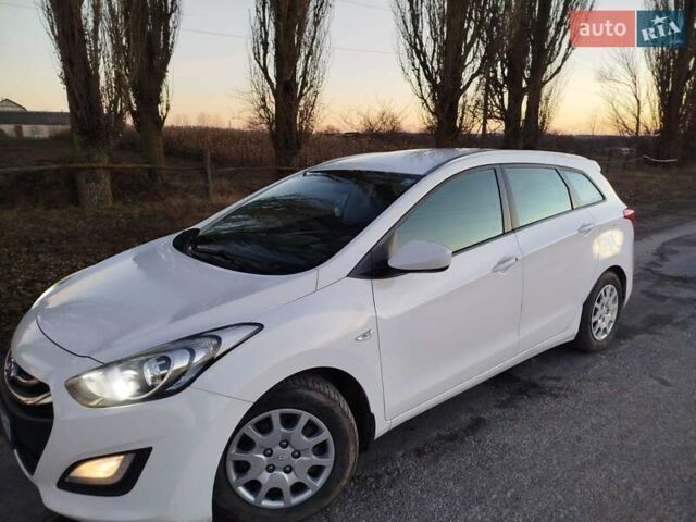Белый Хендай i30, объемом двигателя 1.6 л и пробегом 227 тыс. км за 7300 $, фото 20 на Automoto.ua