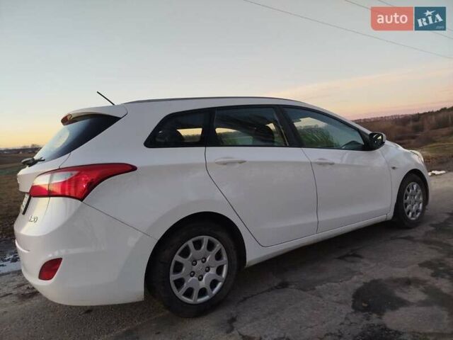 Белый Хендай i30, объемом двигателя 1.6 л и пробегом 227 тыс. км за 7300 $, фото 13 на Automoto.ua