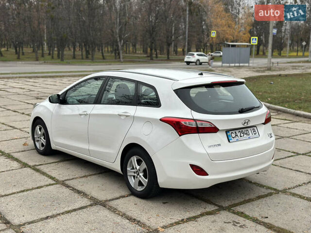 Белый Хендай i30, объемом двигателя 1.6 л и пробегом 190 тыс. км за 7750 $, фото 8 на Automoto.ua