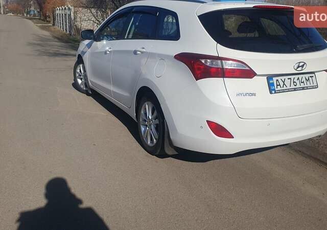 Білий Хендай i30, об'ємом двигуна 1.58 л та пробігом 284 тис. км за 8750 $, фото 12 на Automoto.ua