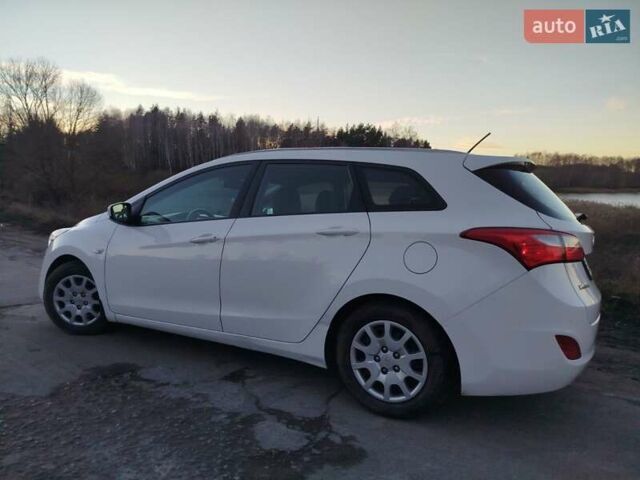 Белый Хендай i30, объемом двигателя 1.6 л и пробегом 227 тыс. км за 7300 $, фото 35 на Automoto.ua