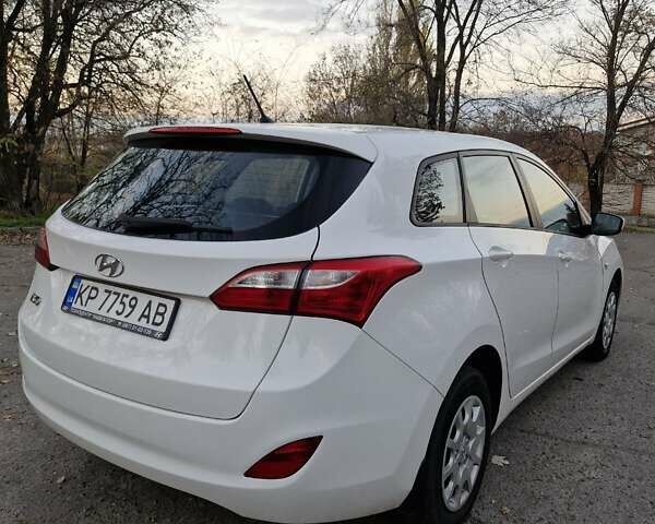 Белый Хендай i30, объемом двигателя 1.4 л и пробегом 180 тыс. км за 8999 $, фото 11 на Automoto.ua