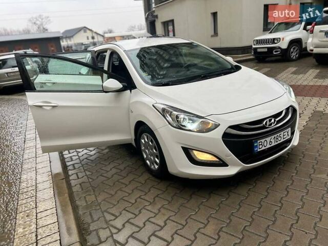 Белый Хендай i30, объемом двигателя 1.58 л и пробегом 223 тыс. км за 6800 $, фото 15 на Automoto.ua
