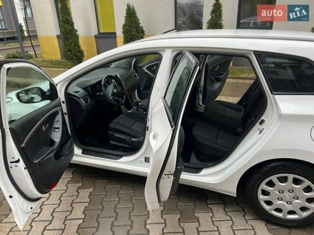 Белый Хендай i30, объемом двигателя 1.58 л и пробегом 223 тыс. км за 6800 $, фото 17 на Automoto.ua