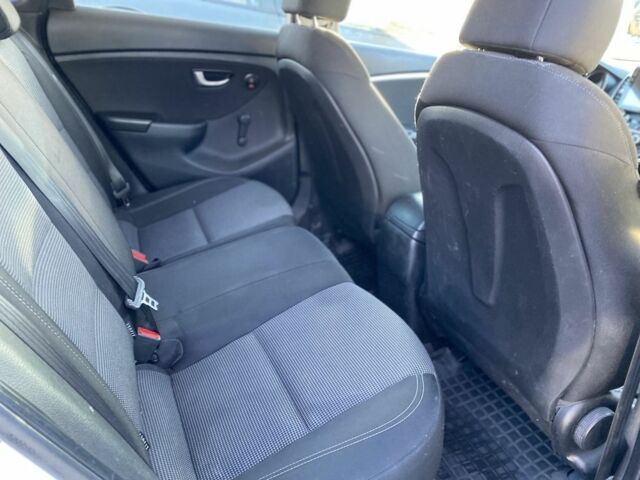 Білий Хендай i30, об'ємом двигуна 1.6 л та пробігом 227 тис. км за 7700 $, фото 9 на Automoto.ua