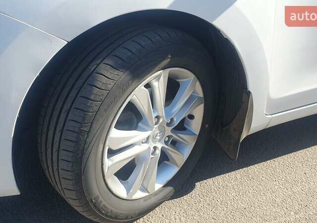 Білий Хендай i30, об'ємом двигуна 1.58 л та пробігом 284 тис. км за 8750 $, фото 14 на Automoto.ua