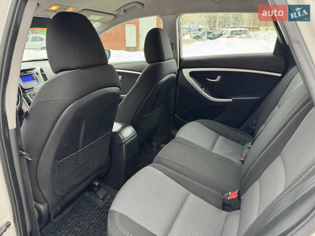 Білий Хендай i30, об'ємом двигуна 1.6 л та пробігом 229 тис. км за 7700 $, фото 23 на Automoto.ua