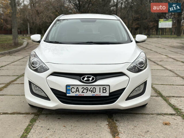 Белый Хендай i30, объемом двигателя 1.6 л и пробегом 190 тыс. км за 7750 $, фото 19 на Automoto.ua