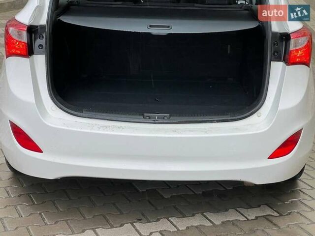 Белый Хендай i30, объемом двигателя 1.58 л и пробегом 223 тыс. км за 6800 $, фото 21 на Automoto.ua