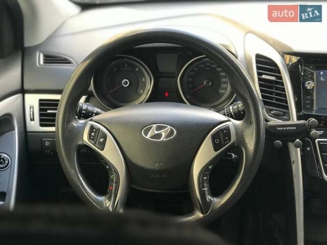 Белый Хендай i30, объемом двигателя 1.58 л и пробегом 223 тыс. км за 6800 $, фото 8 на Automoto.ua