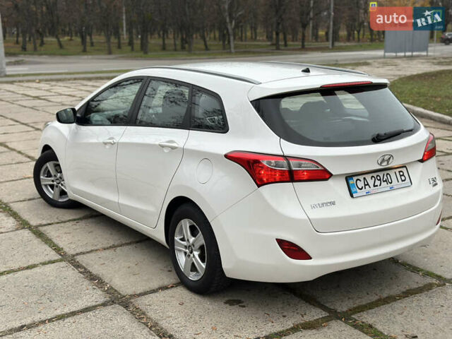 Белый Хендай i30, объемом двигателя 1.6 л и пробегом 190 тыс. км за 7750 $, фото 28 на Automoto.ua