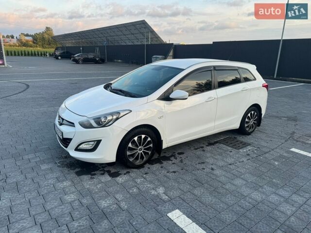 Белый Хендай i30, объемом двигателя 1.4 л и пробегом 350 тыс. км за 5900 $, фото 15 на Automoto.ua