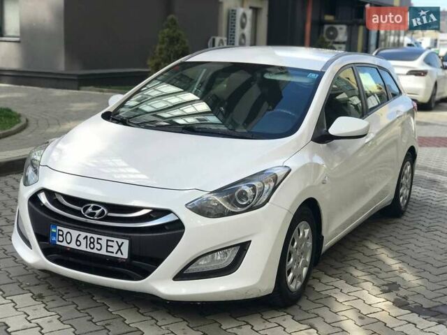 Белый Хендай i30, объемом двигателя 1.58 л и пробегом 223 тыс. км за 6800 $, фото 2 на Automoto.ua
