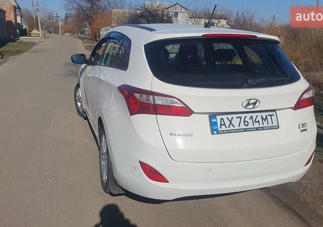 Білий Хендай i30, об'ємом двигуна 1.58 л та пробігом 284 тис. км за 8750 $, фото 1 на Automoto.ua