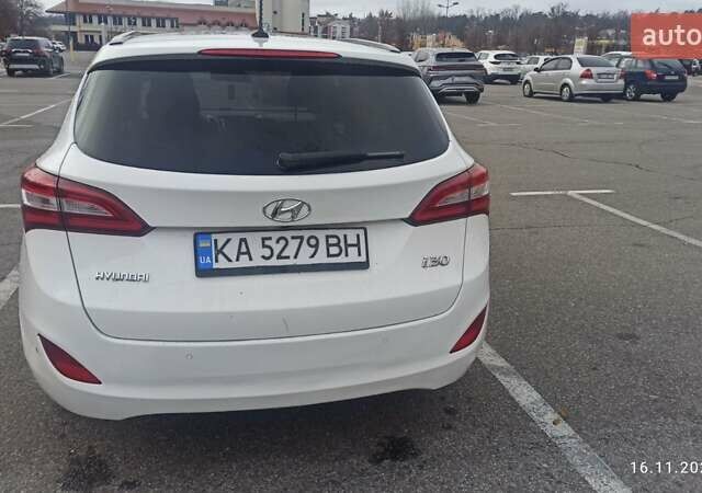Белый Хендай i30, объемом двигателя 1.58 л и пробегом 252 тыс. км за 9500 $, фото 6 на Automoto.ua
