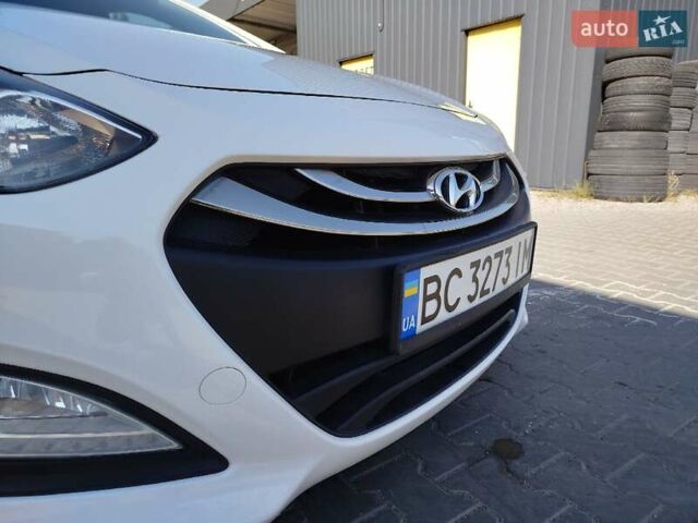 Белый Хендай i30, объемом двигателя 1.6 л и пробегом 234 тыс. км за 7999 $, фото 9 на Automoto.ua