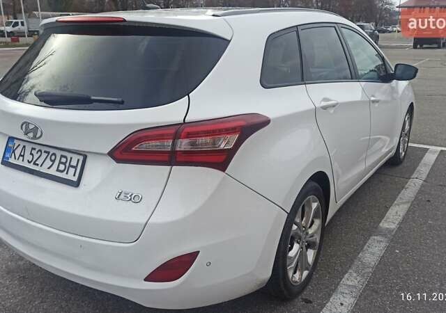 Белый Хендай i30, объемом двигателя 1.58 л и пробегом 252 тыс. км за 9500 $, фото 3 на Automoto.ua