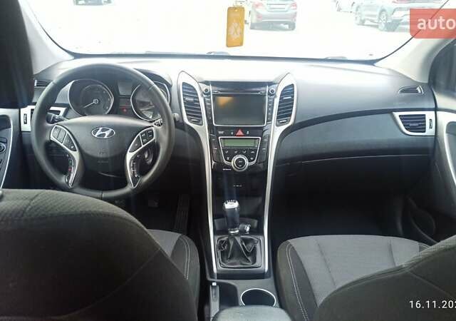 Белый Хендай i30, объемом двигателя 1.58 л и пробегом 252 тыс. км за 9500 $, фото 11 на Automoto.ua