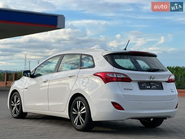 Белый Хендай i30, объемом двигателя 1.4 л и пробегом 105 тыс. км за 9900 $, фото 8 на Automoto.ua