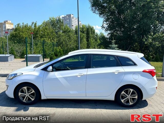 Белый Хендай i30, объемом двигателя 1.6 л и пробегом 223 тыс. км за 8600 $, фото 1 на Automoto.ua