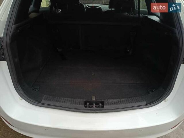 Белый Хендай i30, объемом двигателя 1.6 л и пробегом 204 тыс. км за 10500 $, фото 4 на Automoto.ua