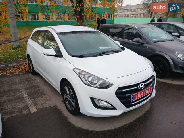 Білий Хендай i30, об'ємом двигуна 1.6 л та пробігом 206 тис. км за 9800 $, фото 1 на Automoto.ua